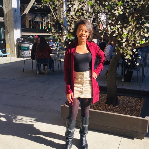 Meet your Posher, Erica - Picture 2 of 2